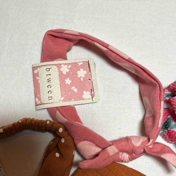 Bundle of baby headbands, size 3M and up - Picture 3 of 5